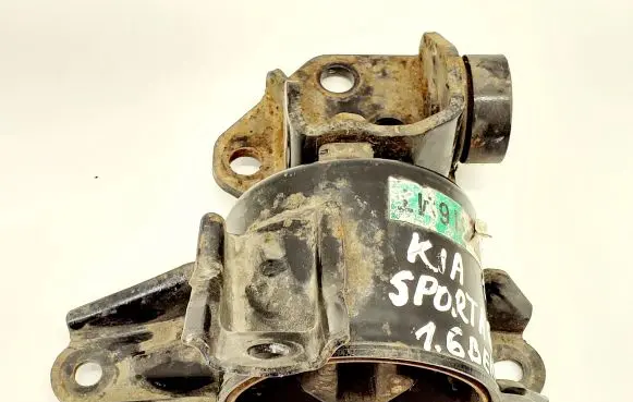 KIA Sportage Engine mount bracket 218322Y500