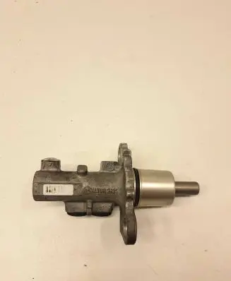 Volkswagen PASSAT B5.5 Master brake cylinder TUR2435