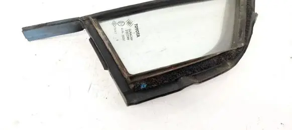Toyota Yaris Rear vent window glass 