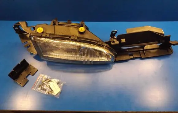Ford Mondeo MK I Headlight/headlamp 712754058861 7117873 6841597