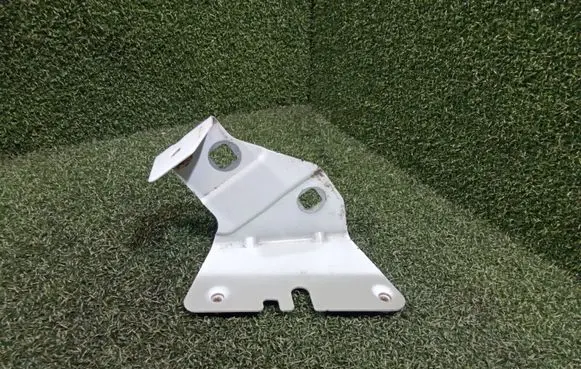 Renault Trafic III (X82) Fender mounting bracket 47903R