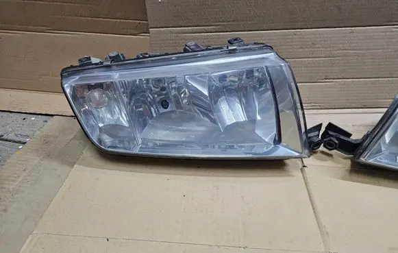Skoda Fabia Mk1 (6Y) Headlight/headlamp 