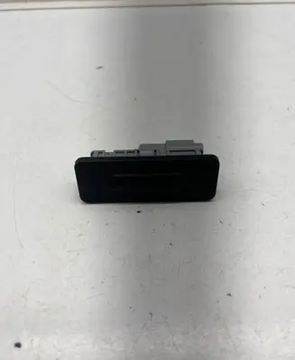 Tailgate opening switch