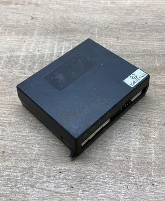 Toyota Avensis T270 Other control units/modules 10R021424