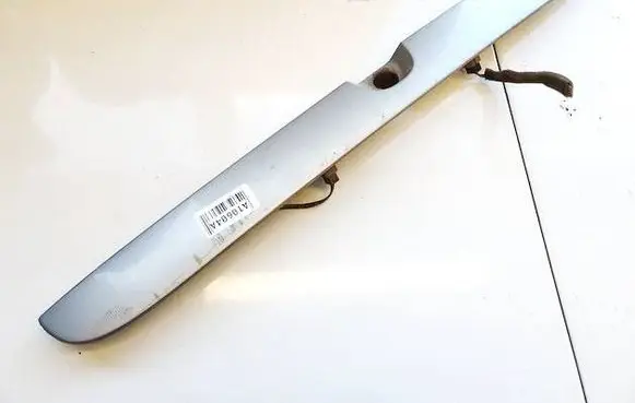 Opel Zafira A Trunk door license plate light bar 90579631