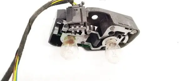 BMW 3 E46 Tail light bulb cover holder 6907937 388569L