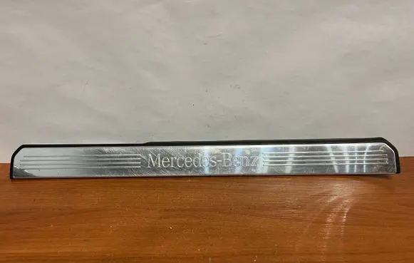 Mercedes-Benz S W221 Front sill trim cover A2216800135