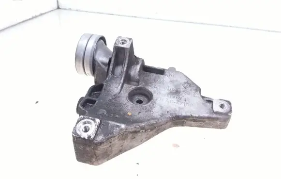 Volkswagen PASSAT B7 Generator/alternator bracket 03C903143B