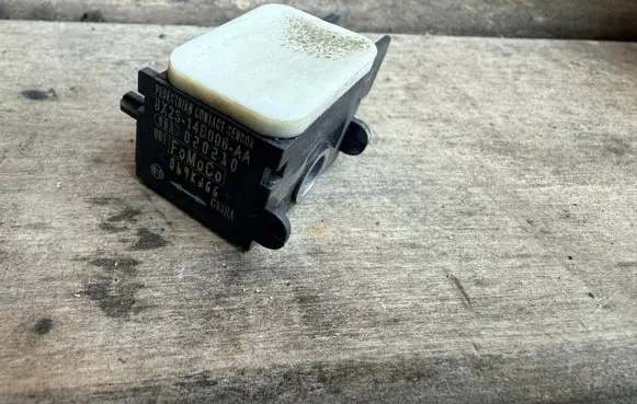 Jaguar XF X250 Airbag deployment crash/impact sensor 8X2314B006AA