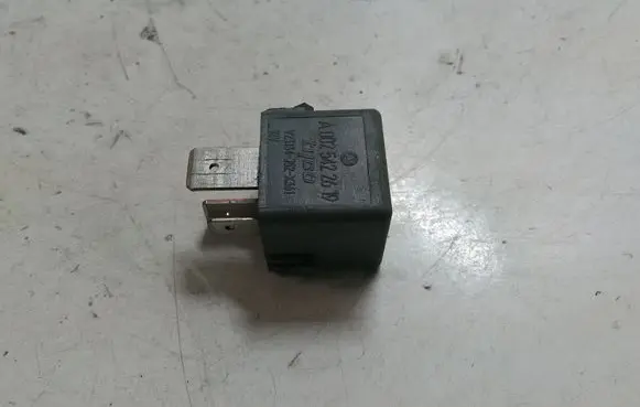 Mercedes-Benz C W203 Other relay A0025422619