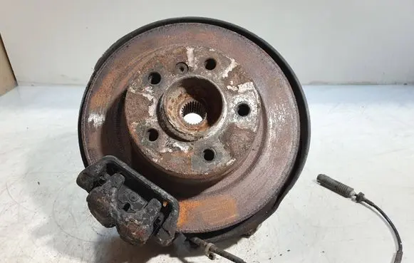 BMW 3 E90 E91 Rear wheel hub 6761579
