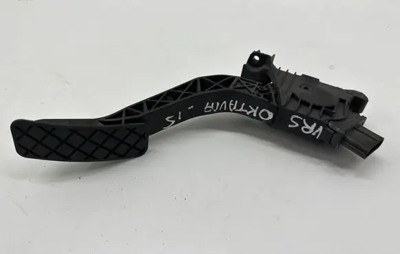 Skoda Octavia Mk3 (5E) Accelerator throttle pedal 5Q2723503D
