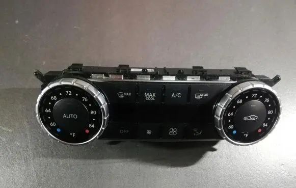 Mercedes-Benz C W204 Climate control unit A2049004512