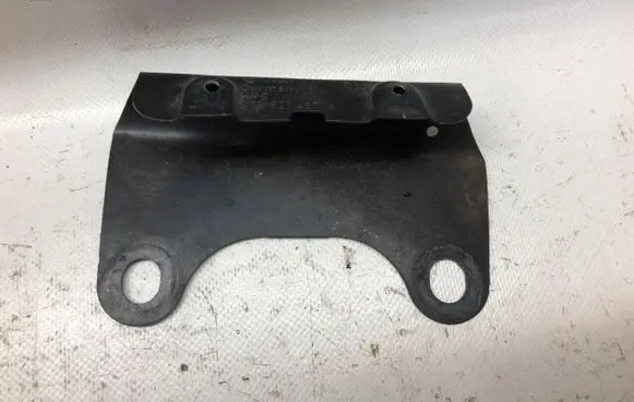 Audi A5 8T 8F Fender mounting bracket 8T0821467A