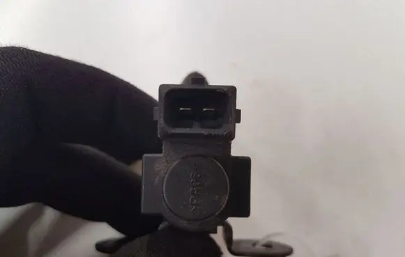 Opel Zafira A Turbo solenoid valve 72213800 90530039
