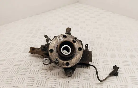 Renault Clio IV Front wheel hub 