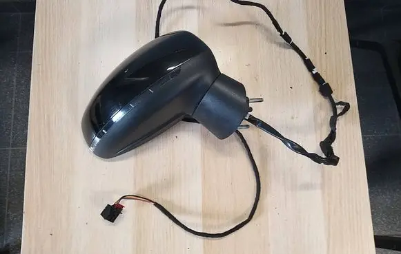 Audi A1 Front door electric wing mirror 