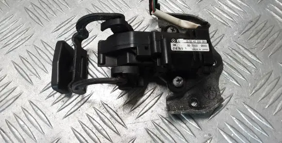 Mercedes-Benz Vito Viano W639 Vent window/glass motor 2621003050