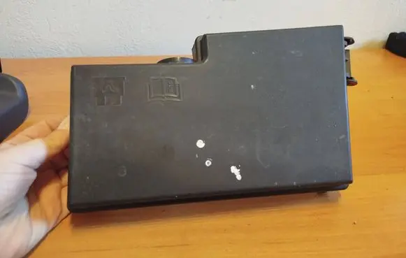 Volvo C30 Fuse box cover 30728348 318818408