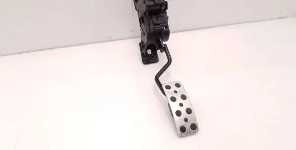 Mitsubishi Grandis Accelerator throttle pedal APM30019 87150227