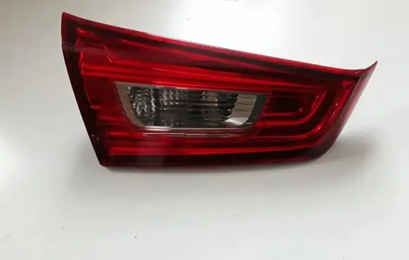 Tailgate rear/tail lights