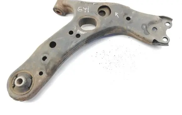 Lexus CT 200H Front lower control arm/wishbone