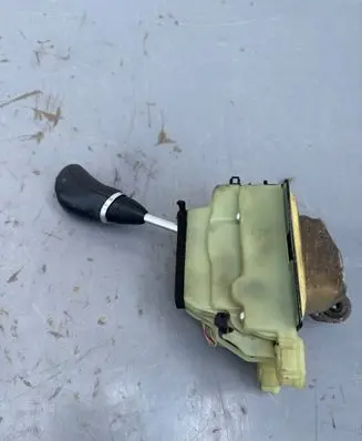 Mercedes-Benz E W211 Gear shifter/selector A2112675824 131510014