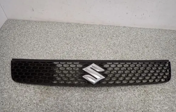 Suzuki Swift I Front grill