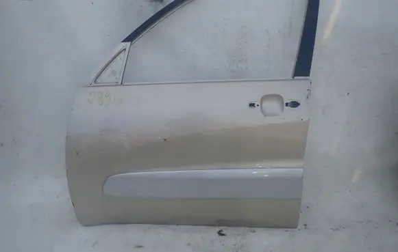 Toyota RAV 4 (XA20) Front door