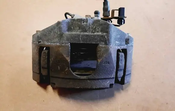 Front brake caliper