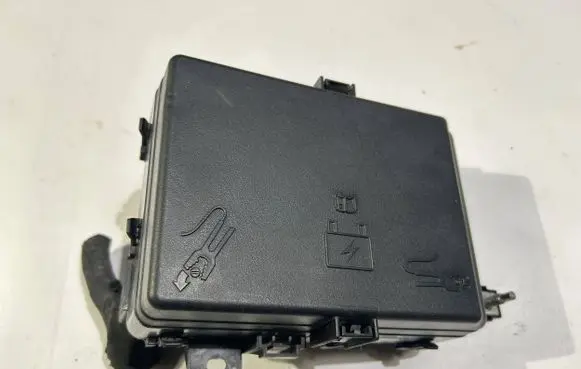 Dodge Challenger Fuse box set p68273734ad
