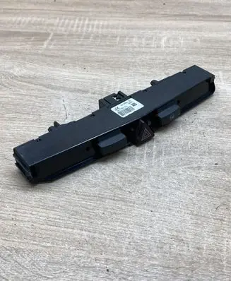Opel Astra H Hazard light switch 13100105
