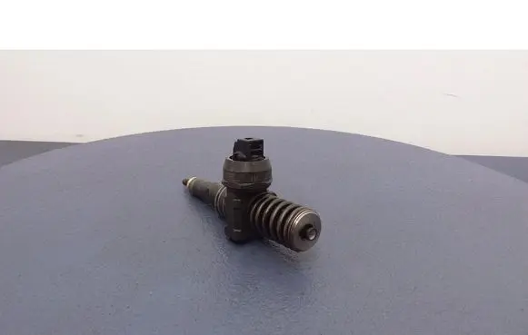 Seat Leon (1M) Fuel injector 038130073AL