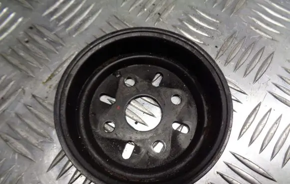 Nissan Primera Alternator pulley 