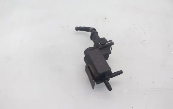 Volvo XC90 Turbo solenoid valve 72224010