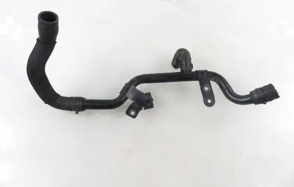 Volkswagen PASSAT B6 Engine coolant pipe/hose 3C0121070P
