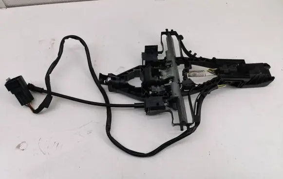 Volvo V70 Front door exterior handle/bracket 30784205