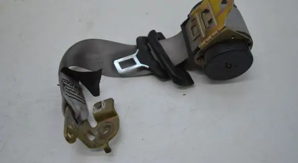 Mercedes-Benz CLK A208 C208 Rear seatbelt 2088600385