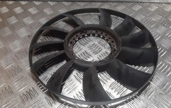 Volkswagen PASSAT B5.5 Fan impeller 058121301B