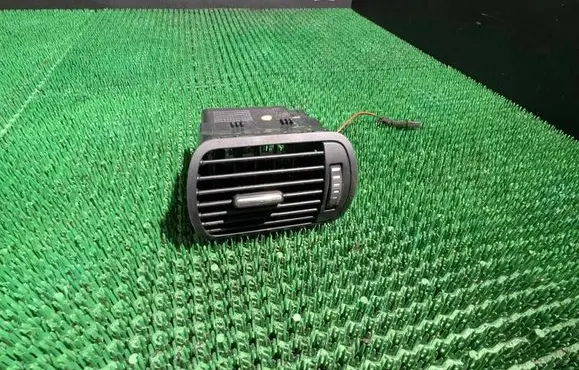 Audi A3 S3 8L Dash center air vent grill 8L0820901C