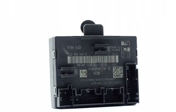 Volkswagen PASSAT B8 Door control unit/module 5Q0959593B