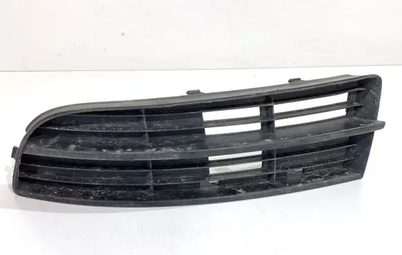 Volkswagen Touran I Front bumper lower grill 1T0853665