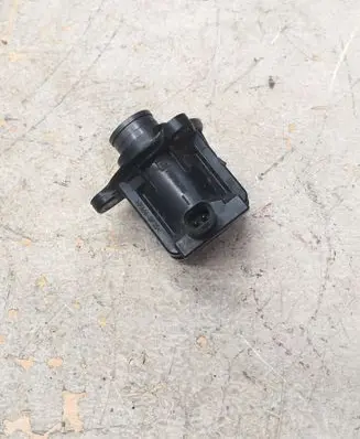 Ford Mustang VI Turbo solenoid valve CJ5G9U465ABA