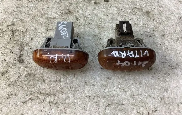 Suzuki Grand Vitara I Front fender indicator light 3640175F0