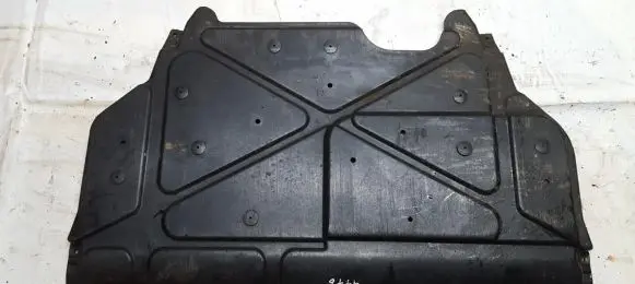 Hyundai Elantra Engine splash shield/under tray