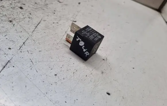 Volkswagen Touareg I Other relay 3D0951253A 14150000