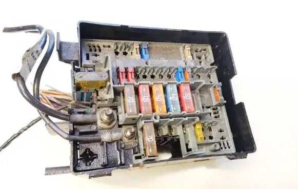 Peugeot 406 Fuse box set 9628024480