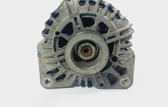 Renault Laguna III Generator/alternator 8200846074 2606046A TG15C141