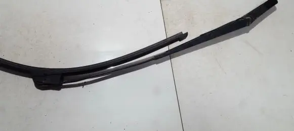 Opel Zafira A Front wiper blade arm 90582557