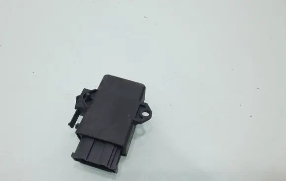 Volkswagen PASSAT B7 Seat heating relay 1K0959772